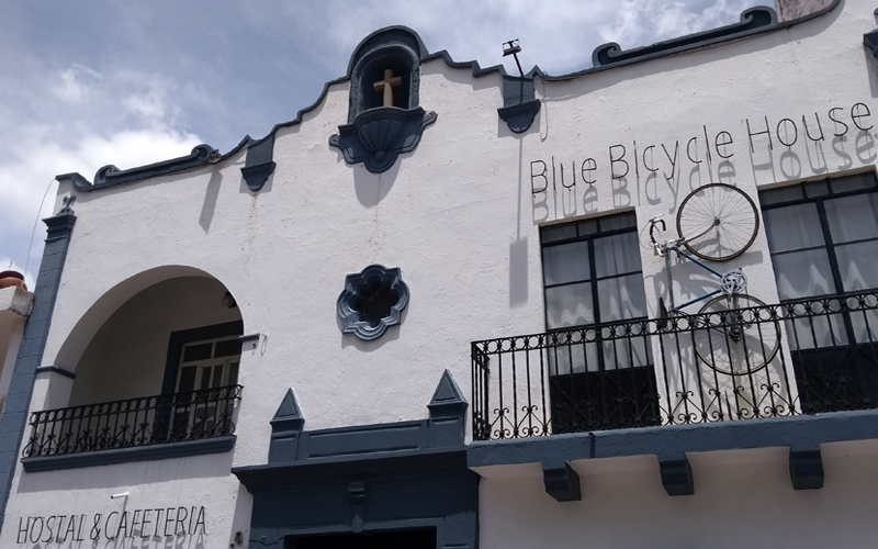 ven a descansar Blue bicycle House